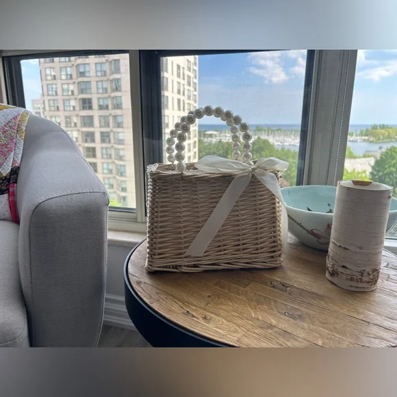 straw/wicker pearl bag with bow - Picture 2 of 10